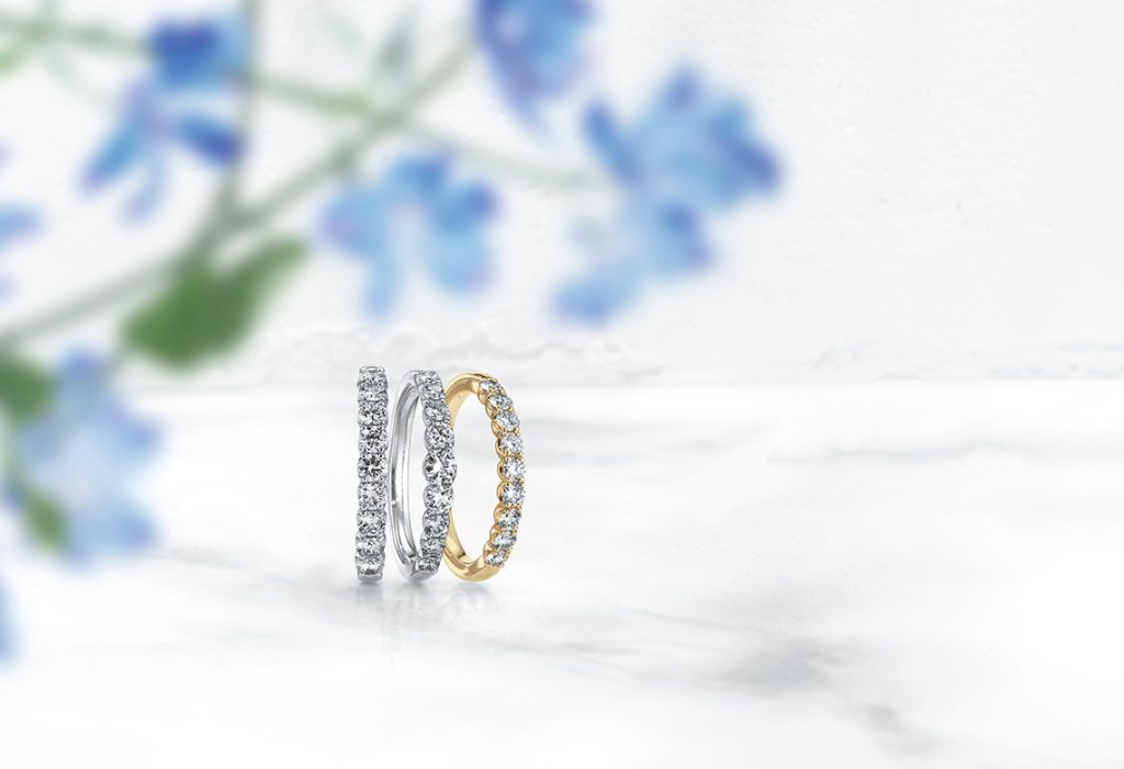 「求婚鑽戒」和「結婚對戒」的用途和意義不同，大多數的人還是想購買兩只戒指。