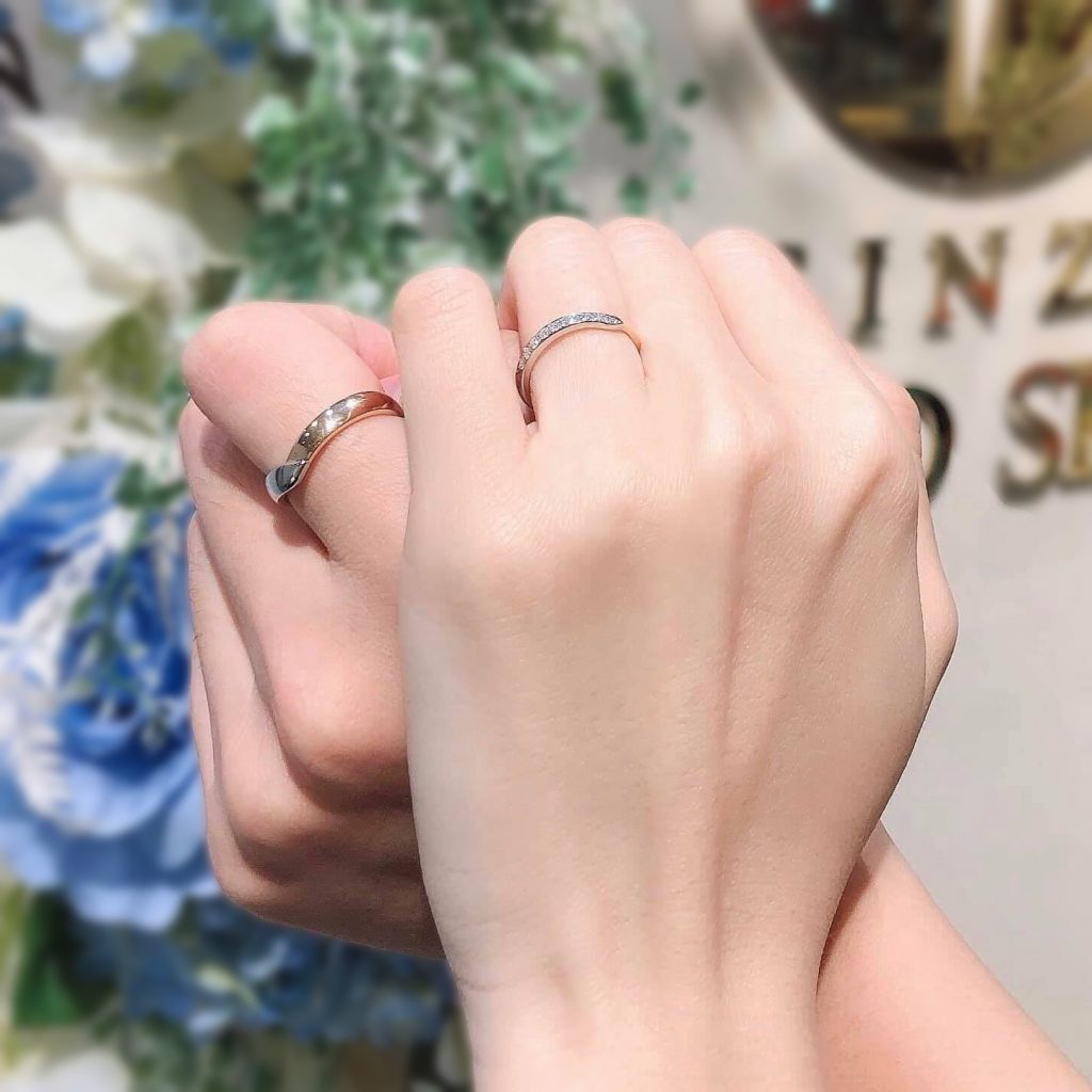 細身且華麗的結婚戒指