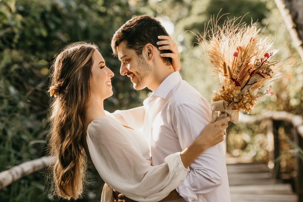 每年結婚紀念日時,可能有些男士會迷惘於「今年該送些什麼好呢?」。