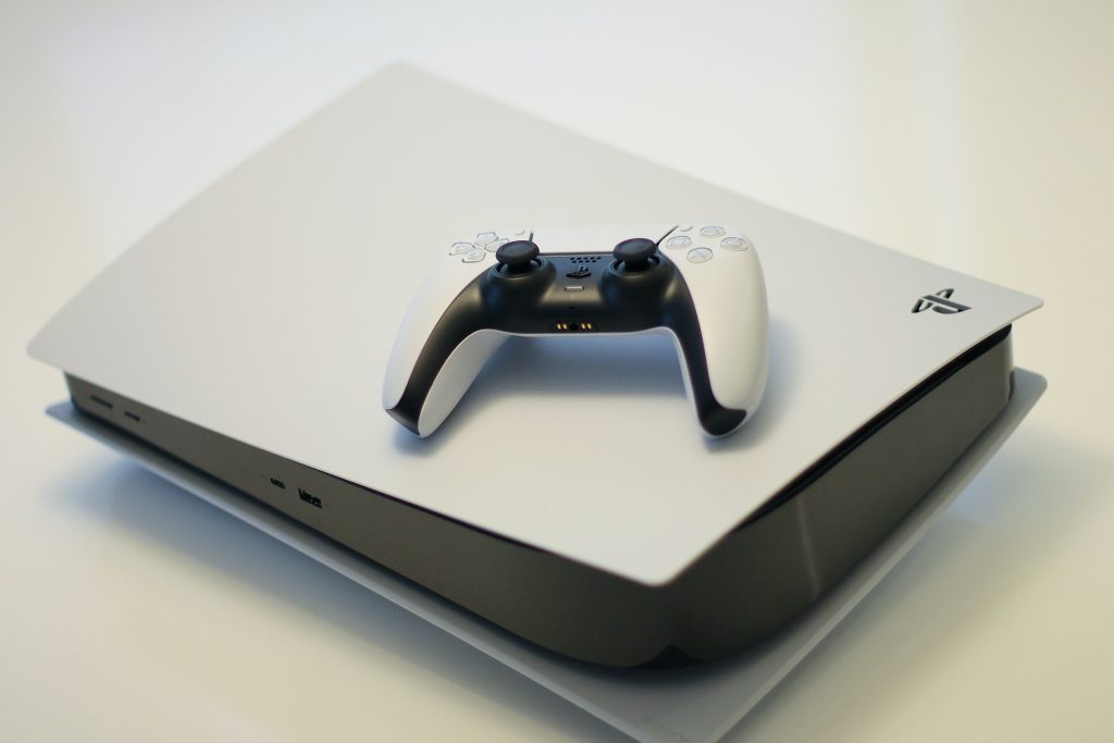號稱是送男友終極禮物的Playstation 5,肯定能讓他雙眼發亮、興奮的又叫又跳。