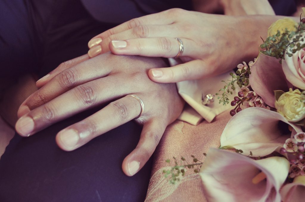 客製化戒指的好處:您可以依照預算和講究程度選擇結婚對戒。