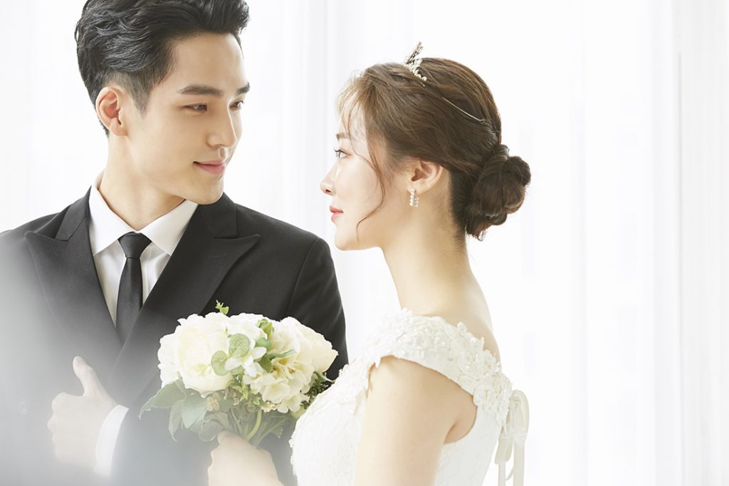 倆人從交往到考慮結婚,可歸納出7大常見的「結婚契機」。