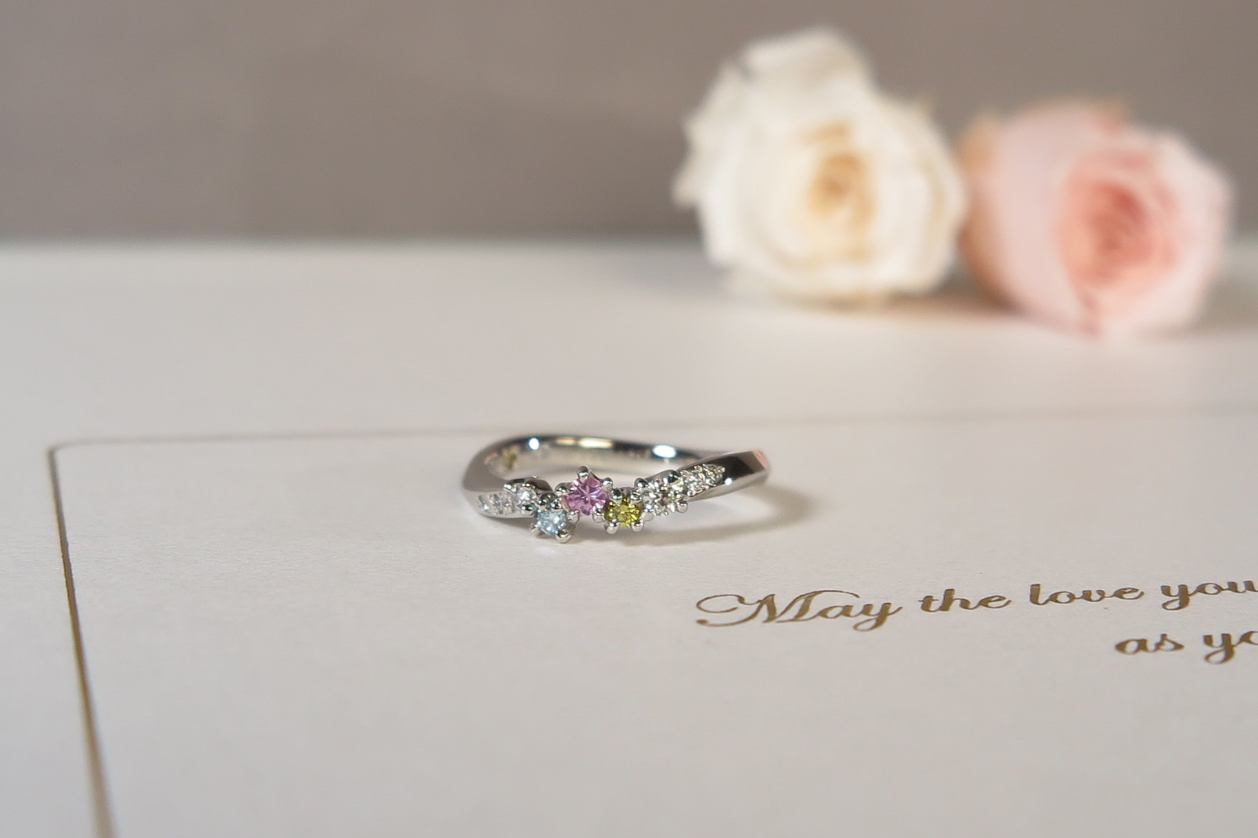 客製化3種彩色鑽石的結婚戒指Wild Rose
